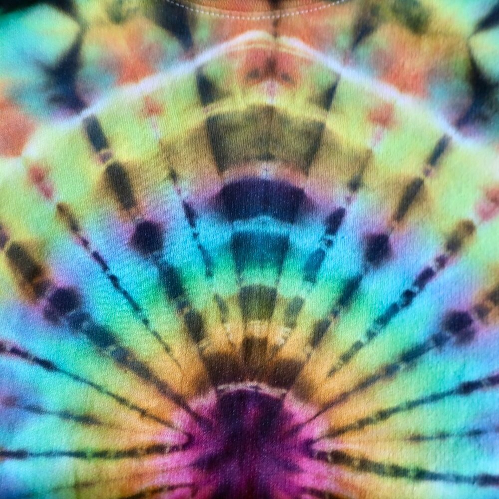Brilliant Hand Tie Dyed Sweatshirt - Unisex XL - One of a kind - Picture 9 of 9